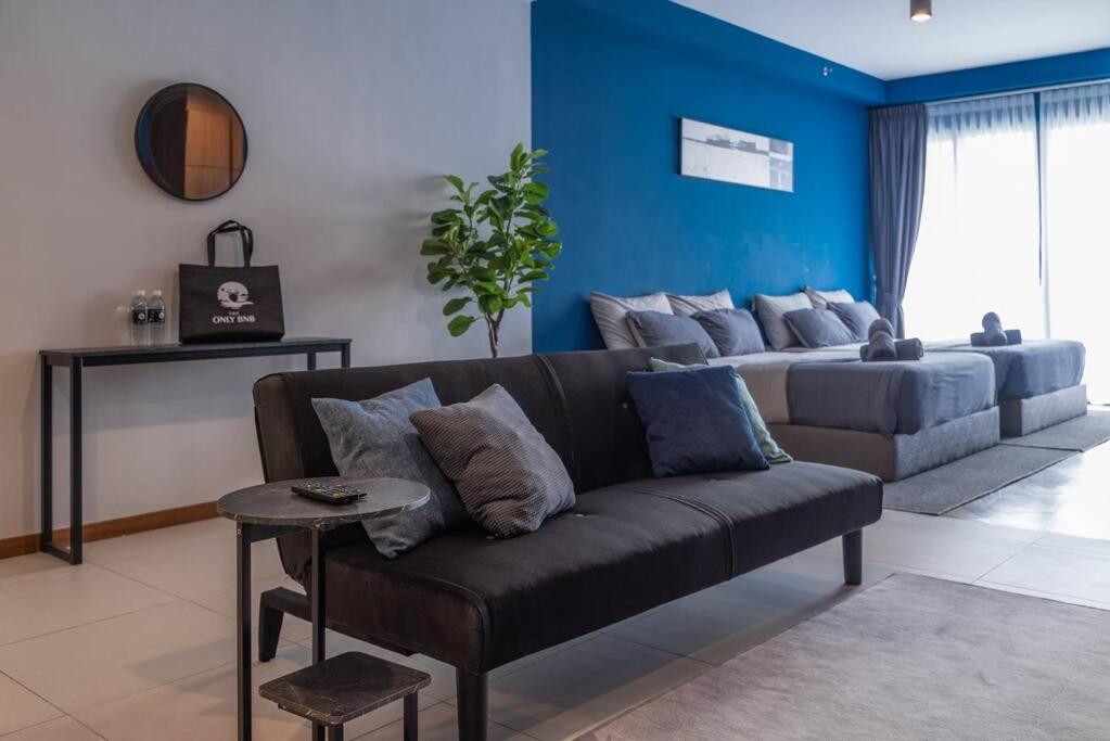 Apartment Deluxe Seaview Twin Bed By The Only Tanjung Tokong